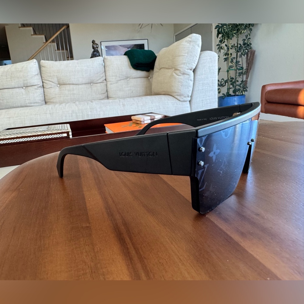 Louis Vuitton Monogram Shield Visor Sunglasses Bl… - image 2